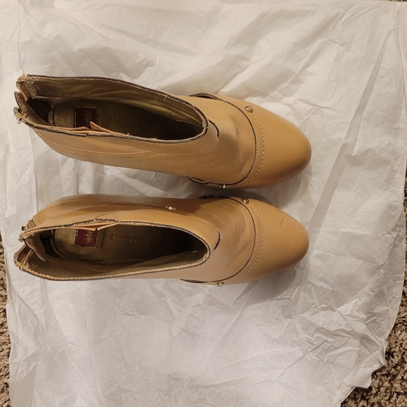 Elaine Turner Women's Tan Leather Boots - Picture 3 of 5
